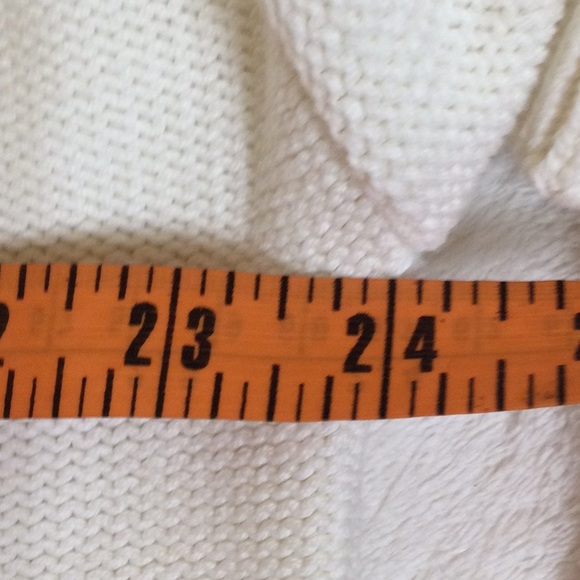 Eddie Bauer White 100% Cotton Knit Sweater with raise image of golfer - Picture 5 of 11